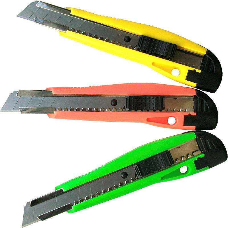 Afbreekmes kunststof 18mm