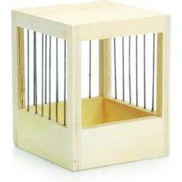 Houten broedkast gespijld...