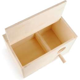 Houten broedkast met gat rechts voor parkieten